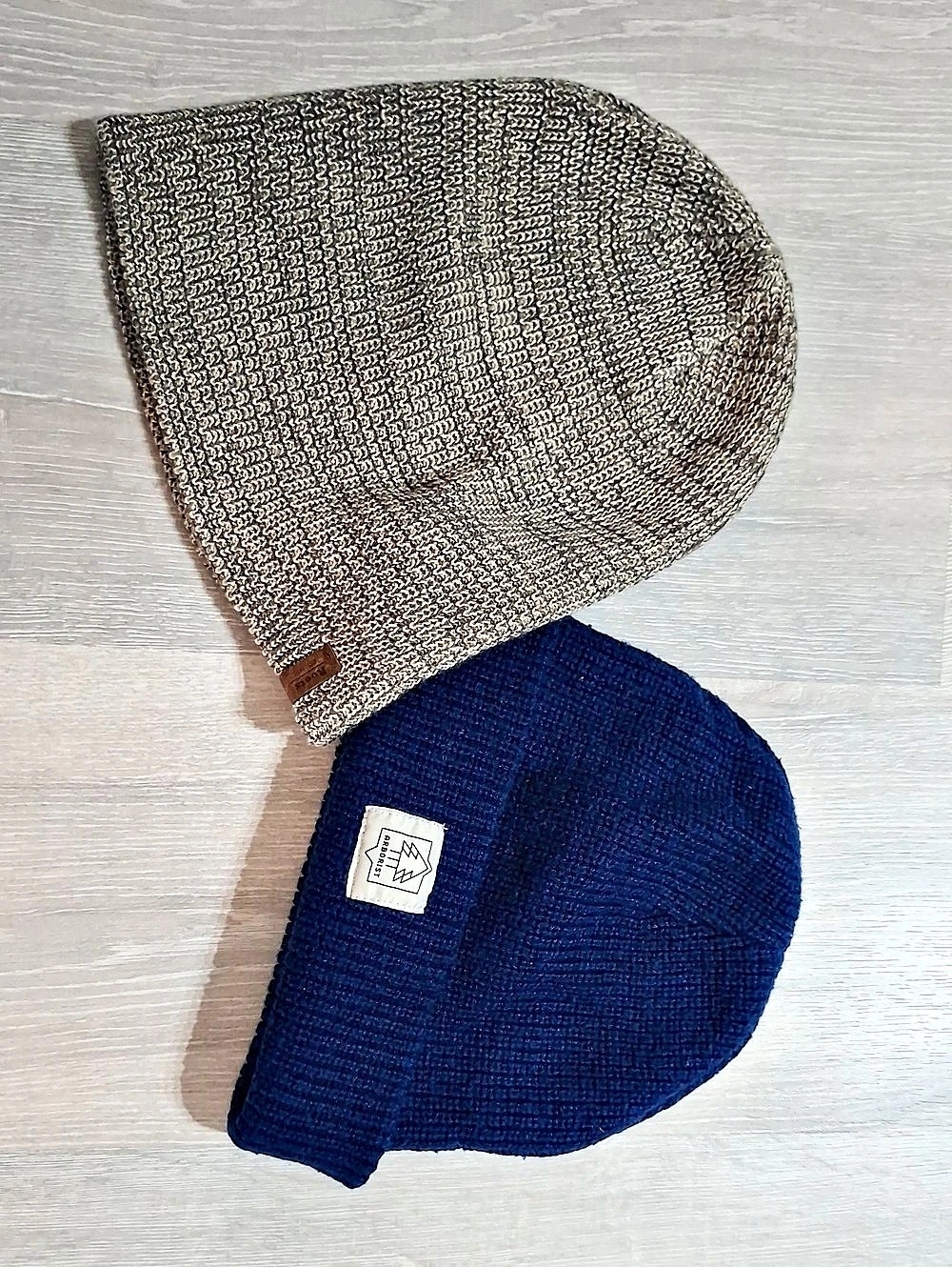 Set Of 2 Winter Hats Toques
Roots Pepper Gray 
Drake General Store Arborist Blue